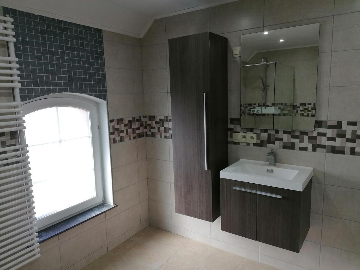 Maison Du Pre A 2 Pas De Pairi Daiza Брюжлет Екстериор снимка
